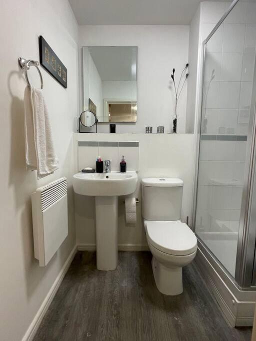 Cityfront Modern Apt Near City Centre/Etihad, Free Parking Manchester Bagian luar foto